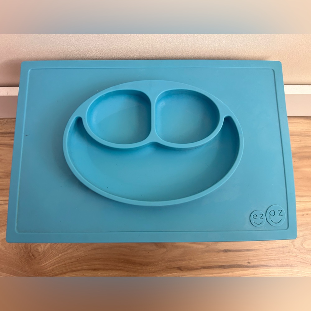 EZPZ Silicone Happy Mat Placemat Plate Blue